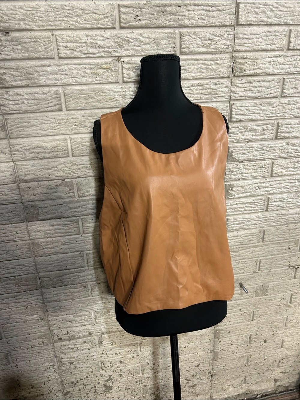 NWT Tahari Sport Faux Leather Cropped Tank Top Carmel Latte Tan Size 3X